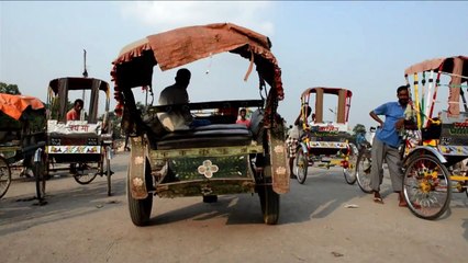 Protesters block Nepal-India border
