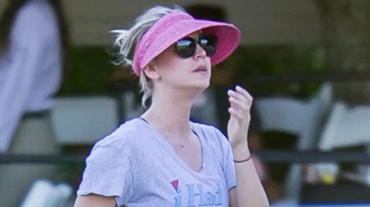 Kaley Cuoco Spotted Without Wedding Ring After Announcing Divorce
