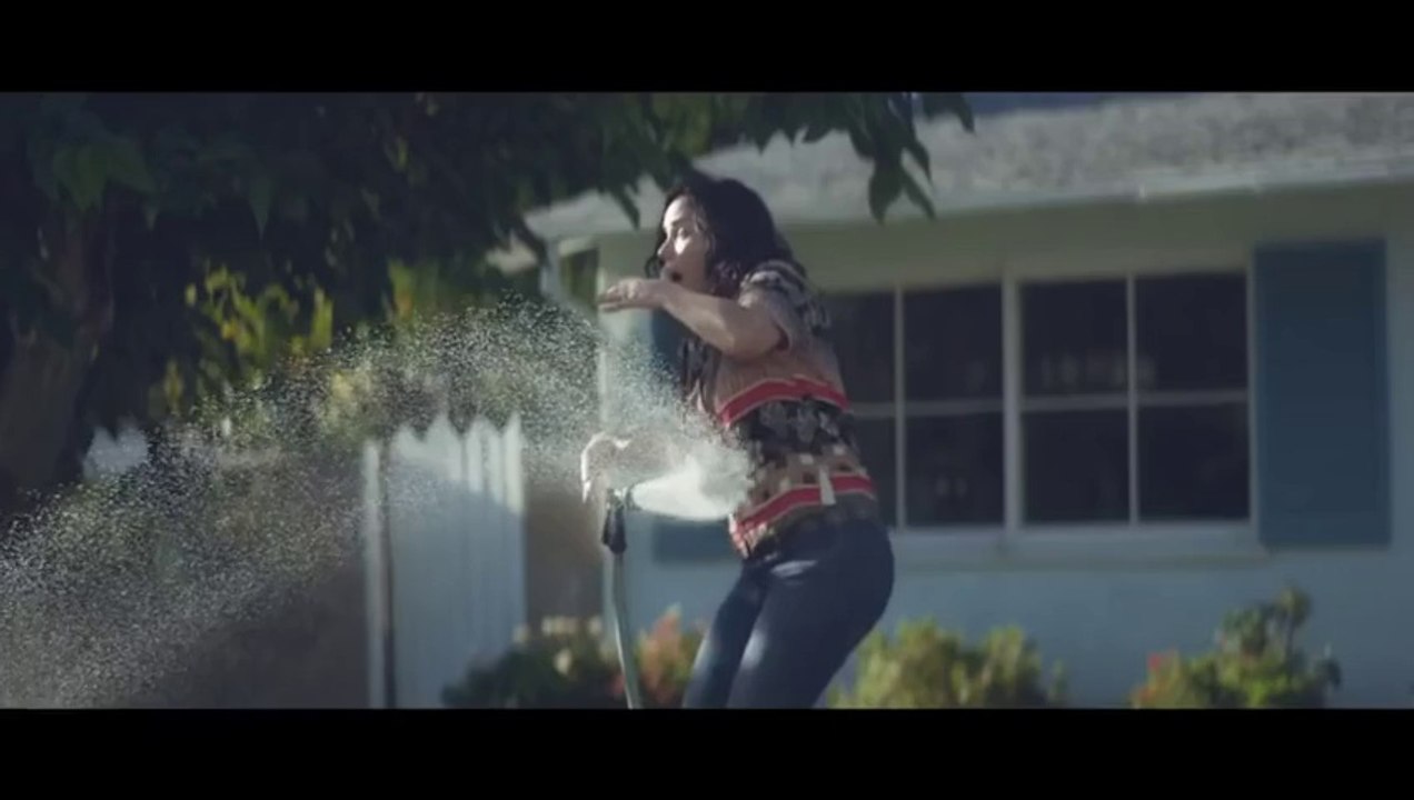 Что происходит, когда мы просто берем в руки телефон за рулем.