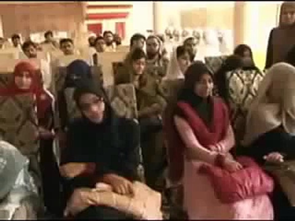 Pakistani Funny Clips 2013 Very Funny Poetry Topic is Wife