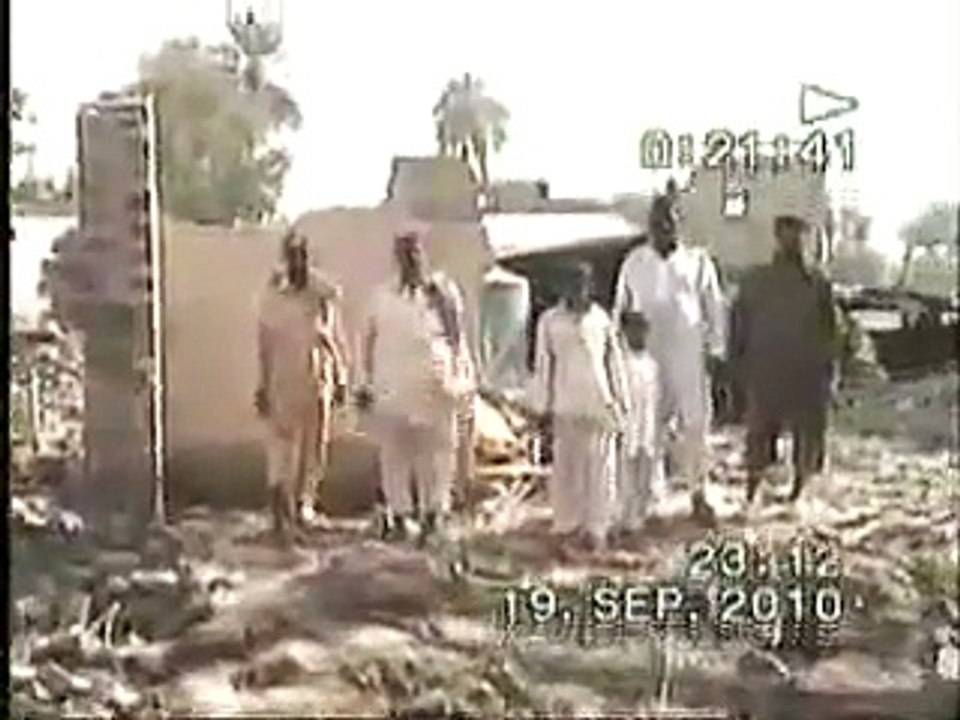 flood in pakistan 2010 punjab police rajanpur and sayed tanveer haider jalal pur sharif 4