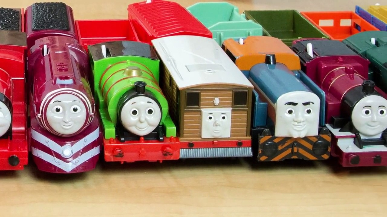 RACE 2 Thomas and Friends TrackMaster Train Collection Fastest Engine Competition