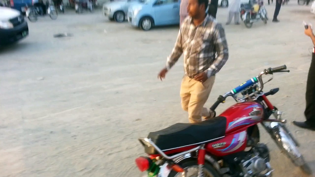 Fire in centaurus shopping mall islamabad..