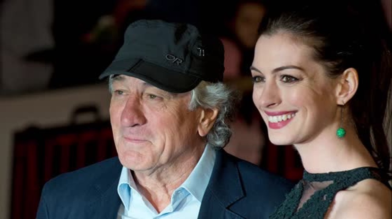 Anne Hathaway und Robert De Niro bei der 'The Intern' Premiere in London