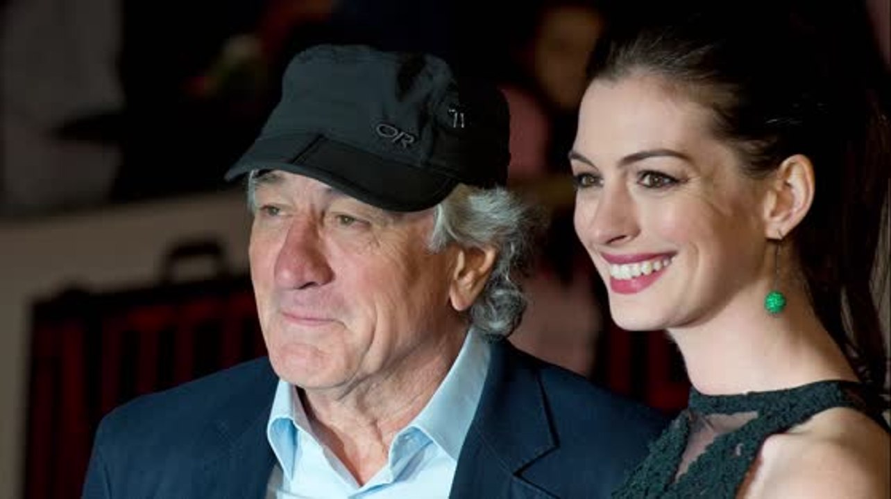 Anne Hathaway und Robert De Niro bei der "The Intern" Premiere in London