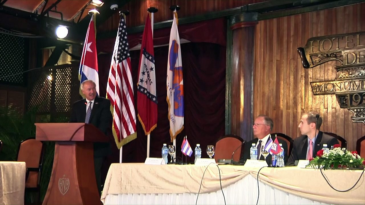 Gobernador estadounidense explora negocios en Cuba