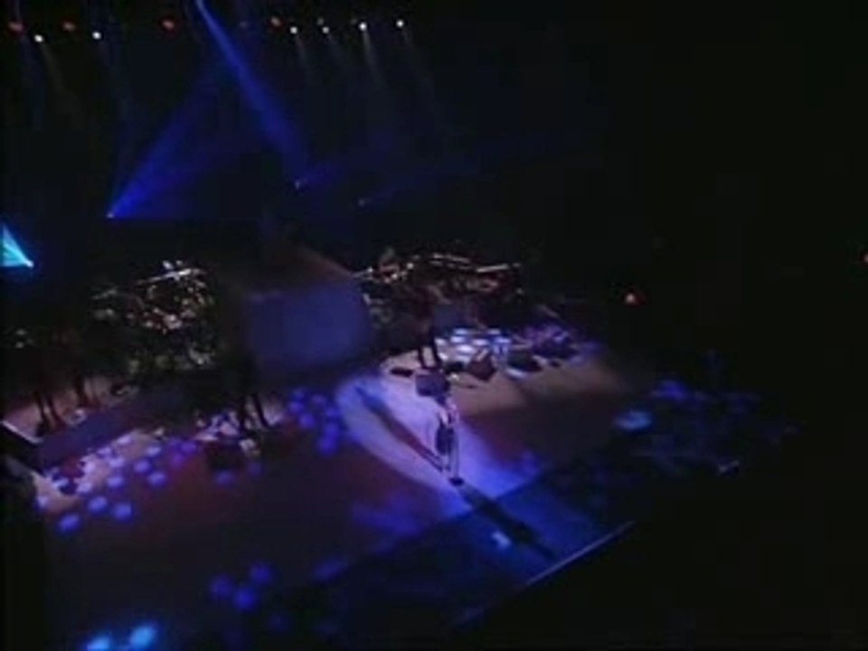 Kylie Minogue - Free, Live
