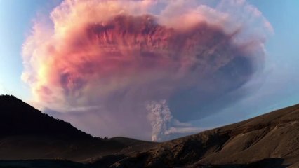 Super charged volcanic ash cloud sparked with lightning
