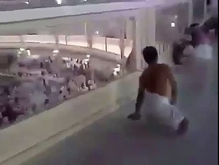 Doing Tawaf without any support