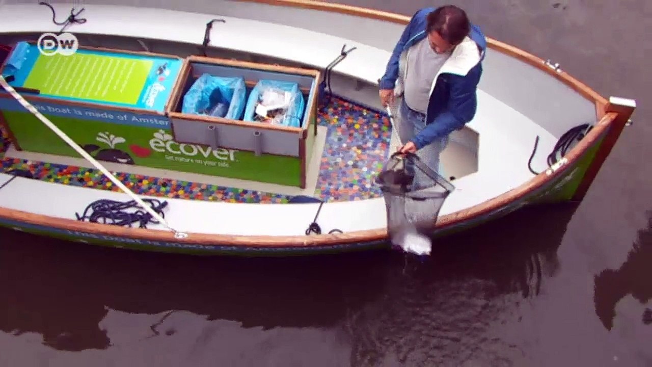 Plastikfischer in amsterdams grachten | global 3000