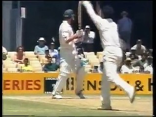 Waqar Younis - A king of reverse swing!