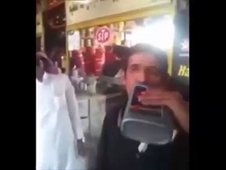 This man mobile oil drink and eat grease