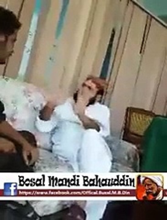 Molvi Bachi k Sath Zyadti Karty Pakra Gaya