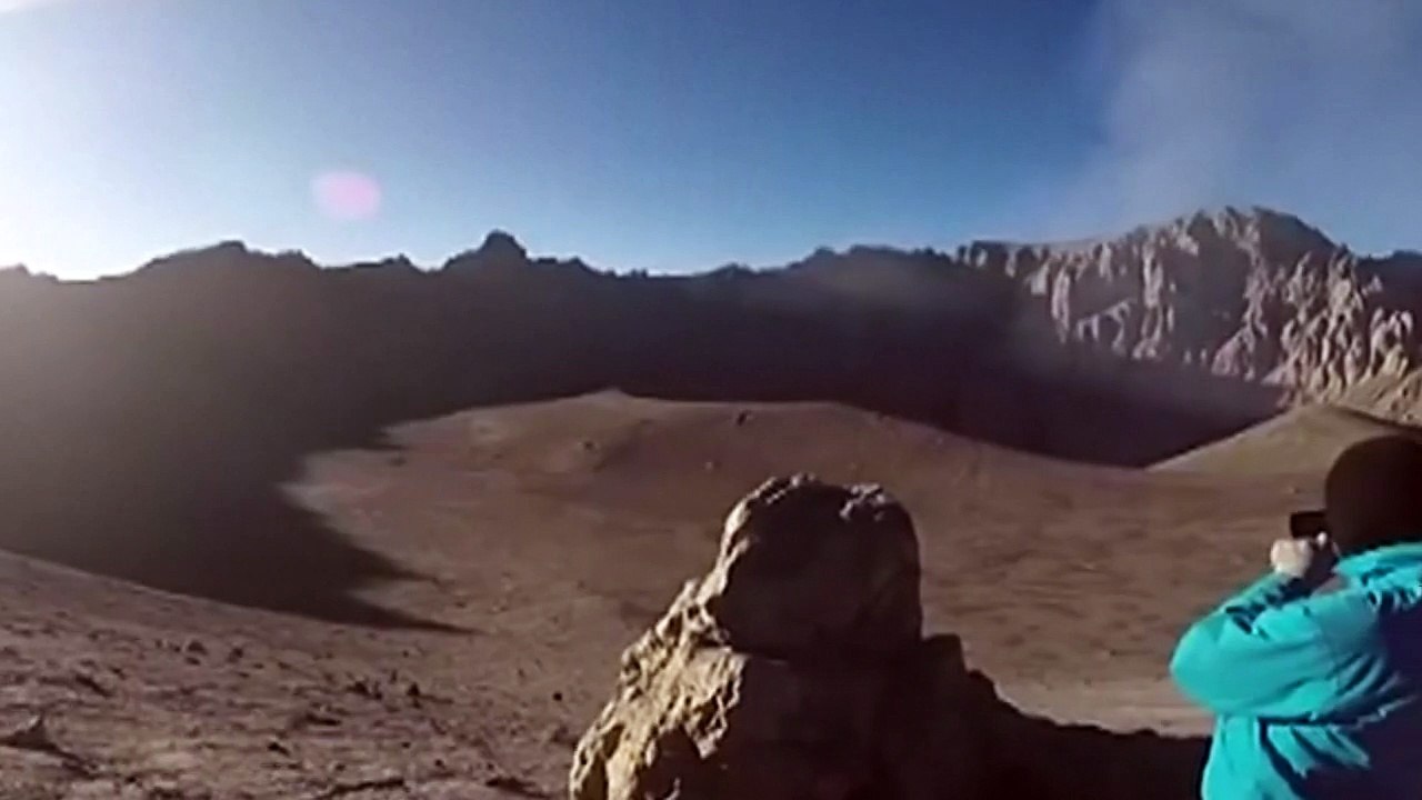 Peru's Ubinas volcano erupts again