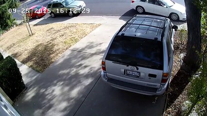 Man Takes Package, Owner Takes Purse