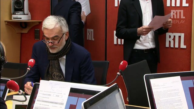 Ah mince, ce n'est pas possible de voter pour Macron ! , s'amuse Pascal Praud