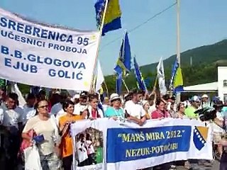 Bosnie: les musulmans commémorent le massacre de Srebrenica