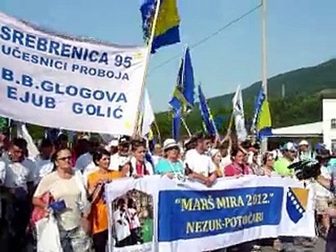 Bosnie: les musulmans commémorent le massacre de Srebrenica