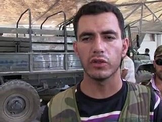 Les rebelles prennent un poste clé, un haut diplomate syrien claque la porte