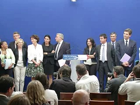 Sécurité, métropole: Ayrault promet la fin de l'inertie à Marseille