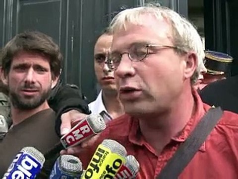 Syndicats de PSA à l'Elysée: pas de gel du plan social mais des négociations