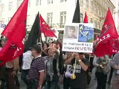 Les Portugais reprennent la rue contre une rigueur toujours plus sévère