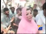 Kia Yeh PTI Ki Tabdeeli hai? Mis-behave of PTI Supporters With PML N female Candidate Salma Butt