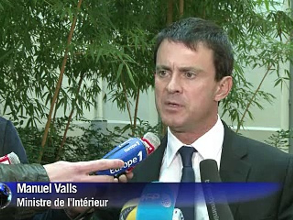 Un imam radical expulsé, Valls prône la fermeté contre l'islam radical