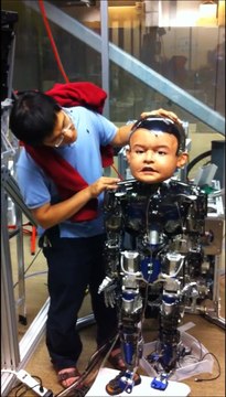 Diego, le robot aux expressions humaines