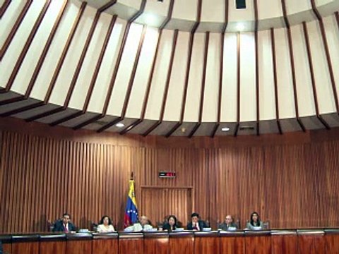 Venezuela : Caracas se pare de rouge pour soutenir Chavez, absent depuis un mois