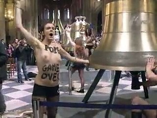 Ukraine: le féminisme seins nus tisse sa toile dans le monde