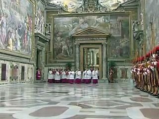 Vatican: une fumée noire s'élève, pas de nouveau pape à ce stade