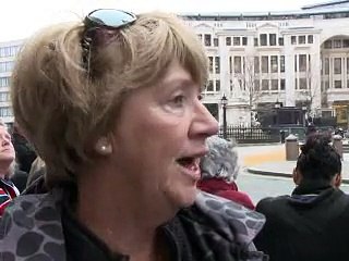 Thatcher: injures et applaudissements pour les adieux