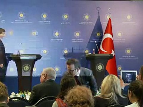 Syrie: Assad affirme que l'Occident paiera cher son soutien à Al-Qaïda