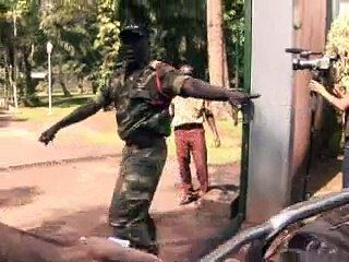 Cameroun: les sept ex-otages rentrés en France, "la vie a gagné"