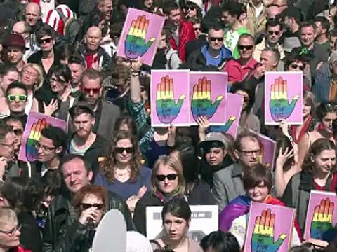 Hollande, ta loi, on n'en veut pas : les opposants au mariage gay dans la rue