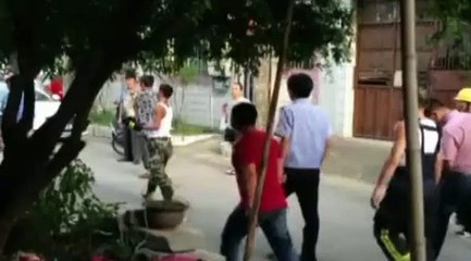 Un nouveau-né dans les canalisations