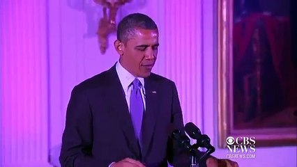 Barack Obama et la trace de rouge à lèvres sur son col de chemise