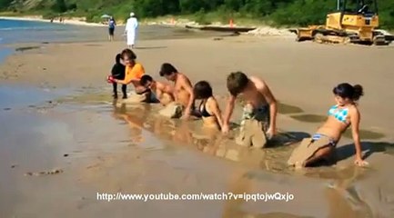 B : ils s'extirpent des sables mouvants