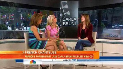Carla Bruni défend François Hollande