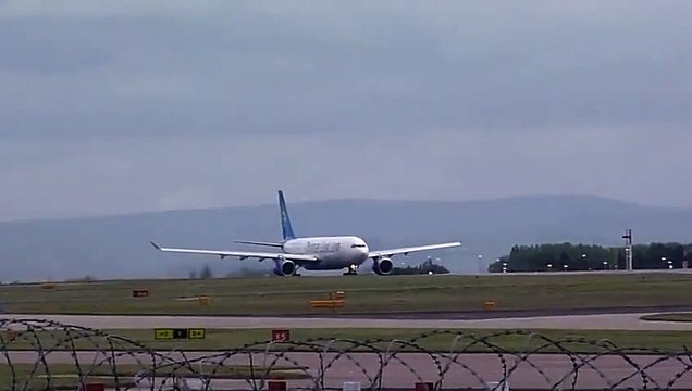 Le moteur d'un A330 explose au décollage