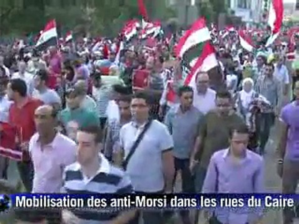 Egypte: des centaines de milliers d'opposants à Morsi dans les rues