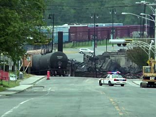 Accident de train au Canada: incendies maîtrisés, au moins 5 morts