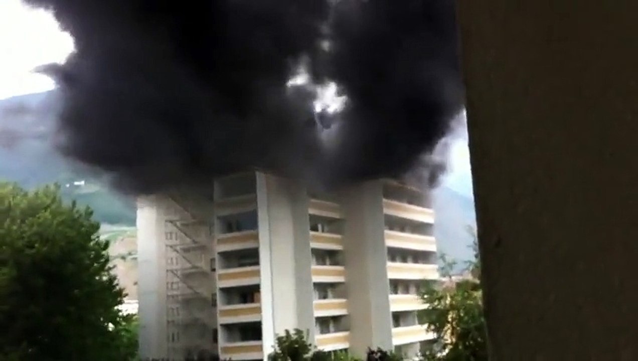 Y'a le feu nom de Dieu ! commentaires suisses