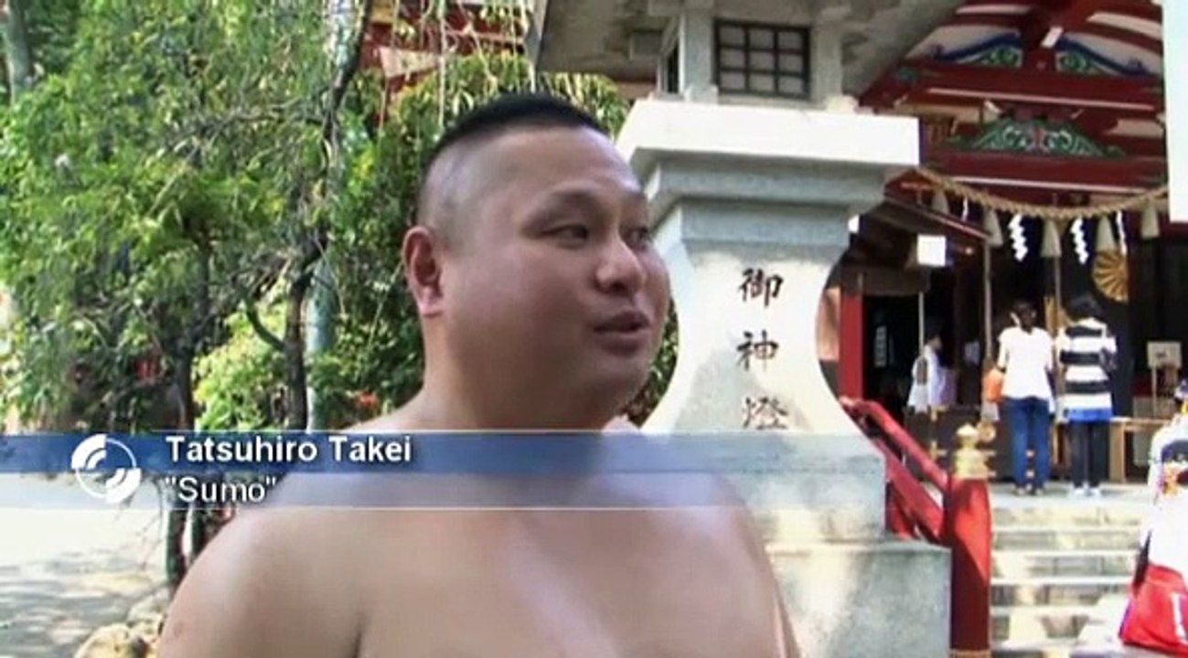 Des bébés en pleurs à cause de sumos