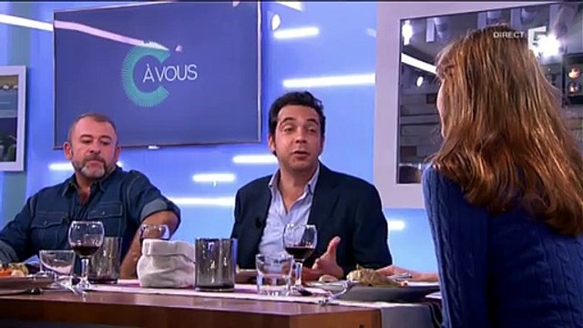 Carla Bruni agacée par les questions de Patrick Cohen