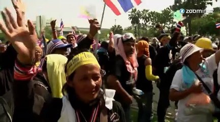 Thaïlande : la Première ministre résiste