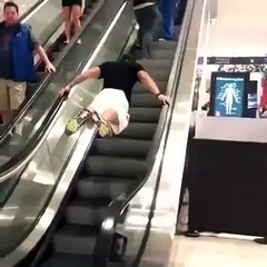 Superman prend l'escalator !