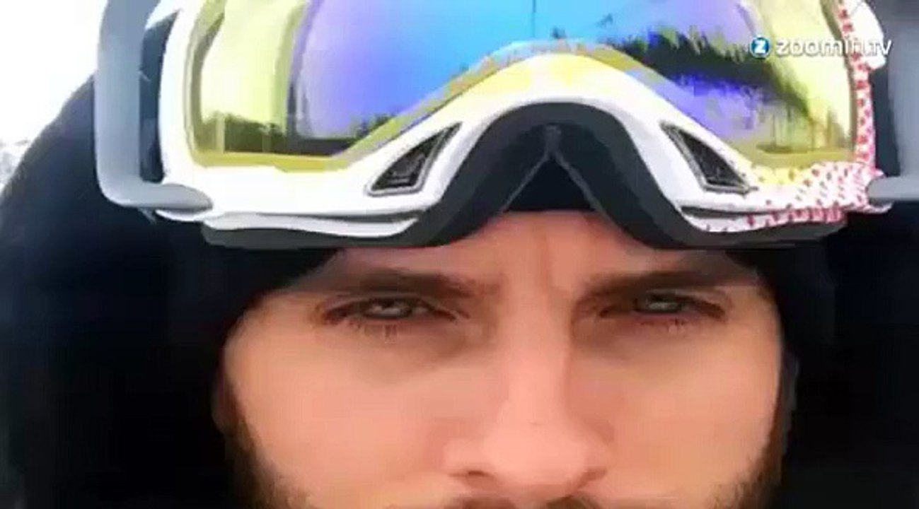 Kim Kardashian se prend une gamelle en ski