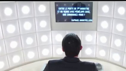 Manuel Vals préfère boire un verre avec Pénélope Cruz qu'être Premier ministre